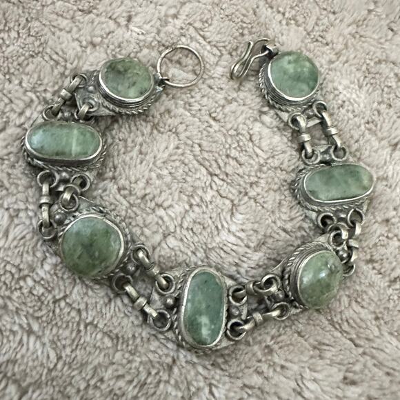 Vintage Green Natural Stone Silver Tone Bracelet - Picture 1 of 7